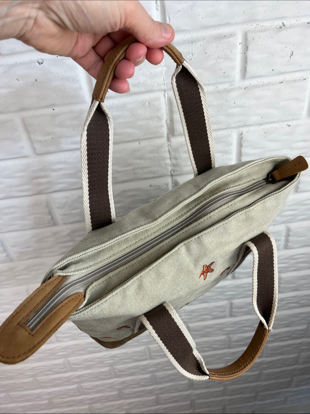 L.L. BEAN VINTAGE SMALL ZIP TOP CANVAS STARFISH EMBROIDERED TOTE LEATHER TRIM - Picture 6 of 16